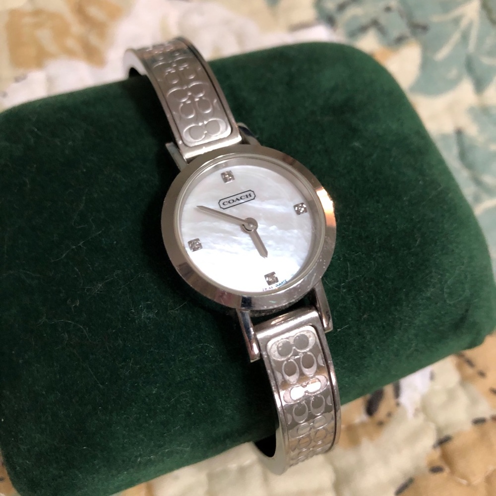 Coach Signature Bangle Watch Silver Pearl Diamond